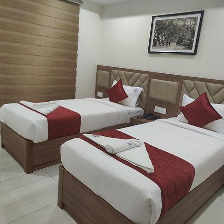 Rr Mount Elite Suites Chennai Bagian luar foto