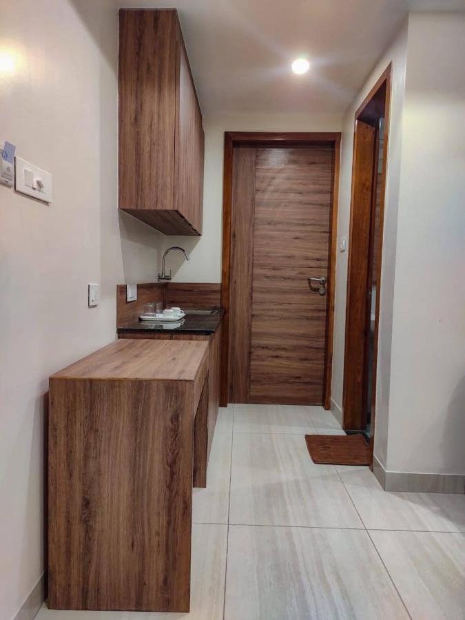 Rr Mount Elite Suites Chennai Bagian luar foto